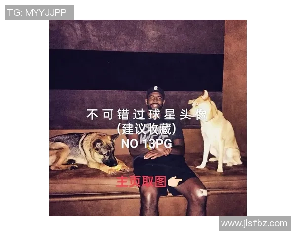 复古风潮再现球场经典人物 头像球星足球元素融入设计风格