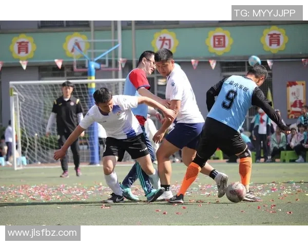 当今足坛巨星风采展示汇聚绿茵赛场最耀眼光芒 当今足坛巨星风采展示汇聚绿茵赛场最耀眼光芒